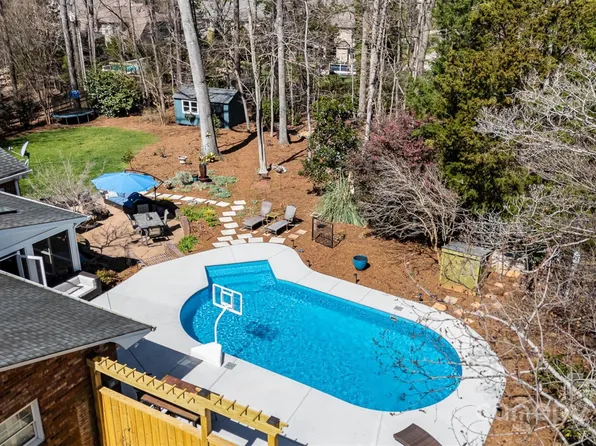 9417 Valley Rd, Charlotte, NC 28270