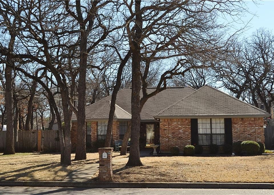1st image of 900 Wood Hollow Ln