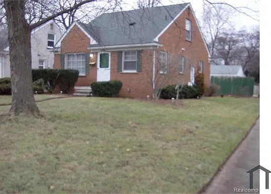 4 bed, 1080 sqft, $1,950 — Photo 3