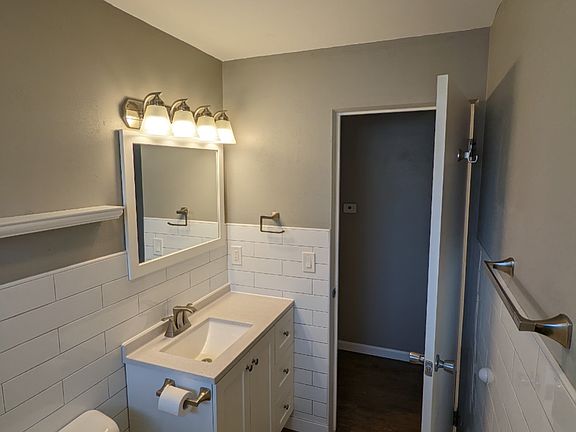 2nd image of 1708 Lindenwood Ave