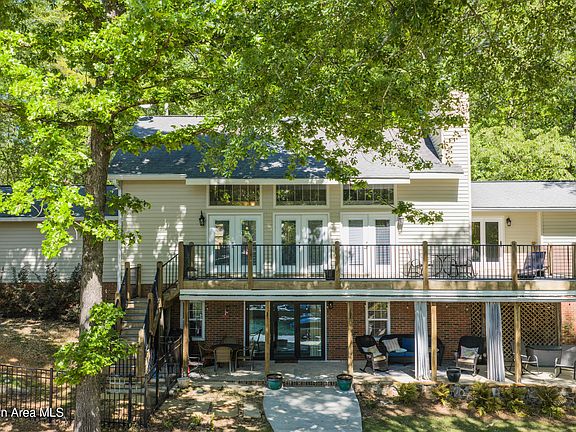 3rd image of 80 Stillwaters Grv