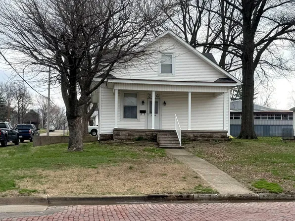 244 N 5th St, Albion, IL 62806