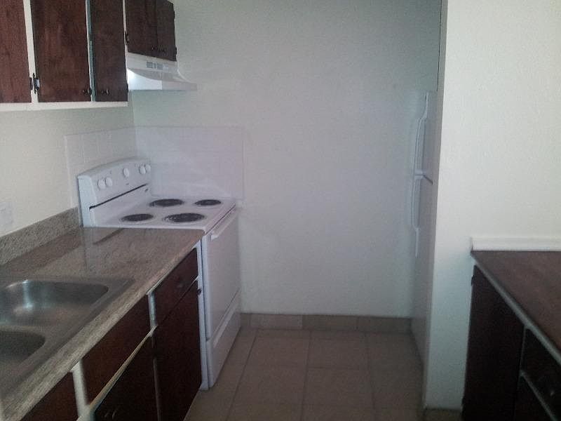 2nd image of 1908 N 32nd St APT 202