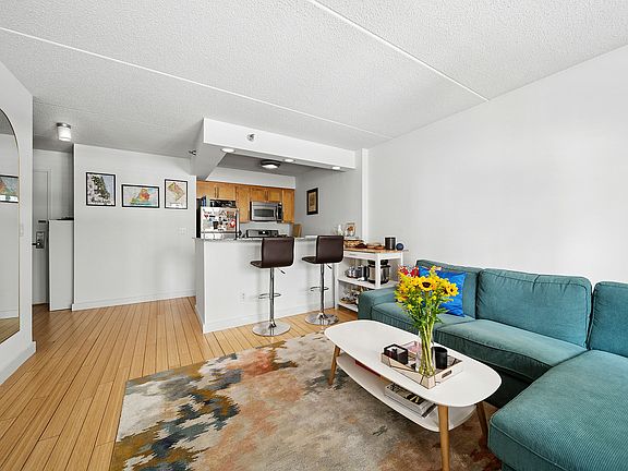 3rd image of 516 W 47th St APT S2m