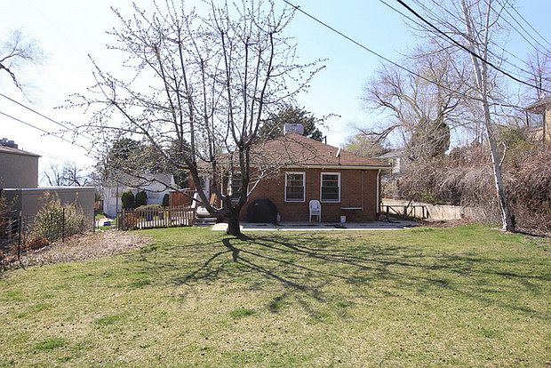 2nd image of 526 N K St