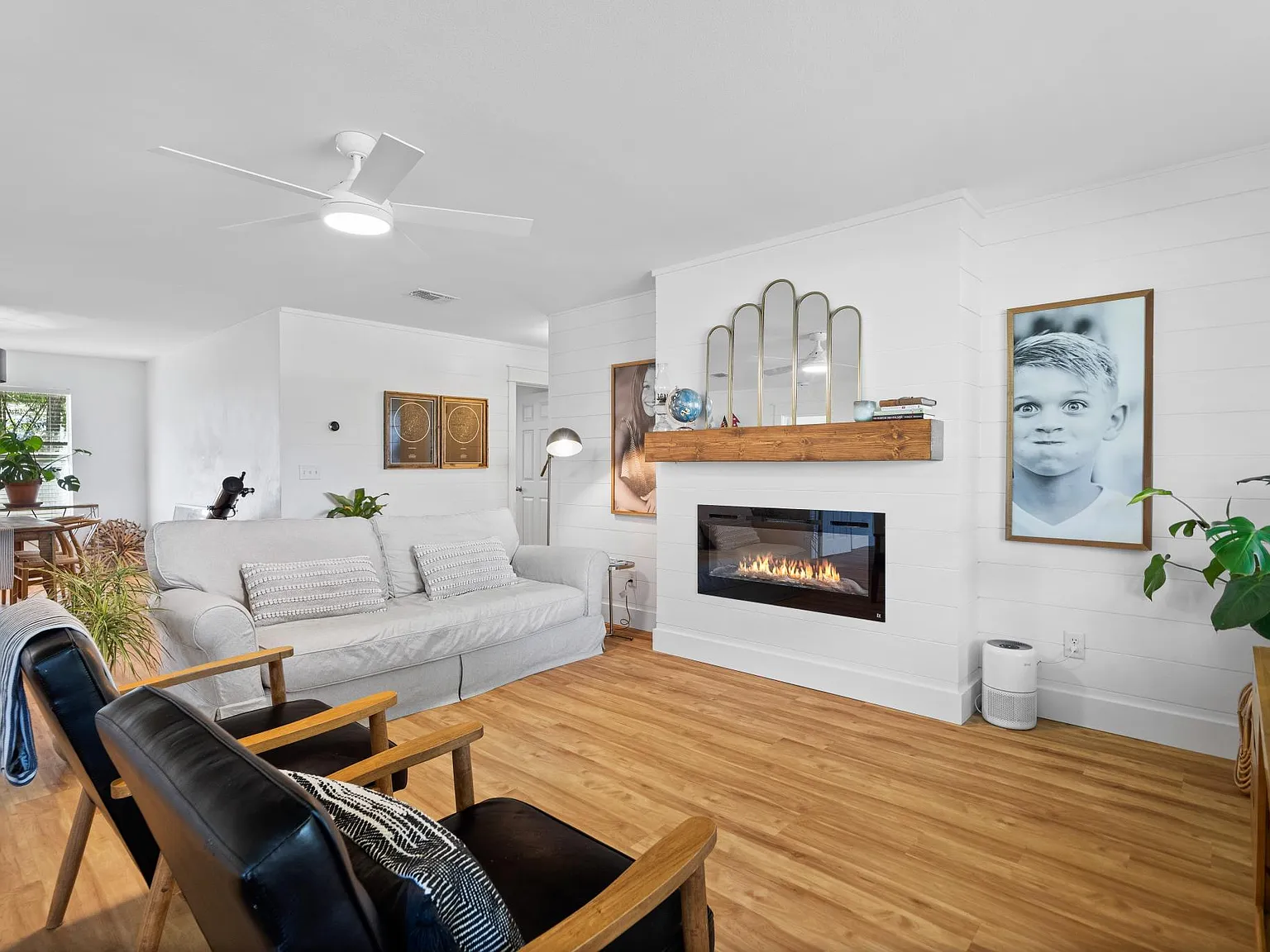 3 bed, 1439 sqft, $3,300 — Photo 2