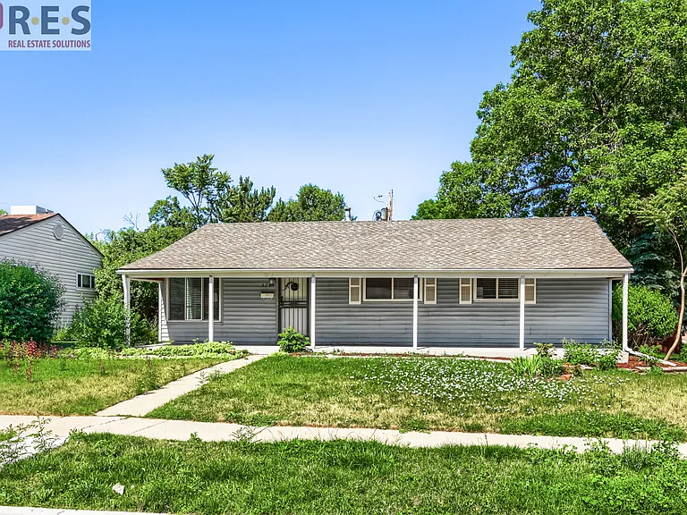 3201 S Holly St — Photo 1