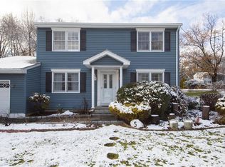 5 Lois Dr, Pearl River, NY 10965