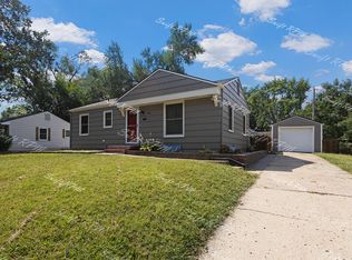 8402 Boone Blvd, Kansas City, MO 64114