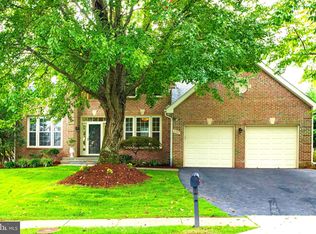 9365 Braymore Cir, Fairfax Station, VA