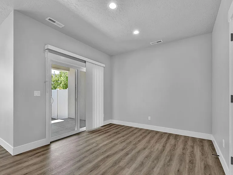32 N Sagehen Ln — Photo 12