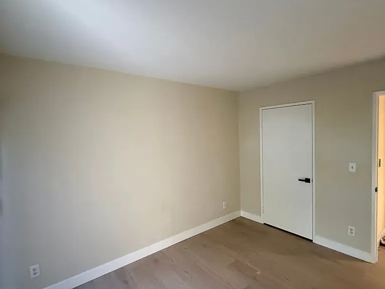 15766 Midwood Dr #4 — Photo 27
