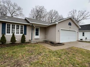 1083 Royal Oak St SW, Wyoming, MI 49509