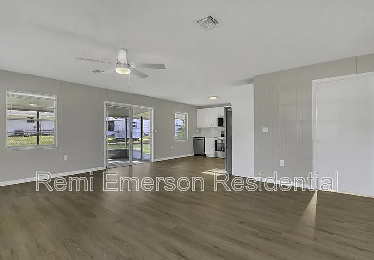 14025 SE 54th Ct — Photo 10