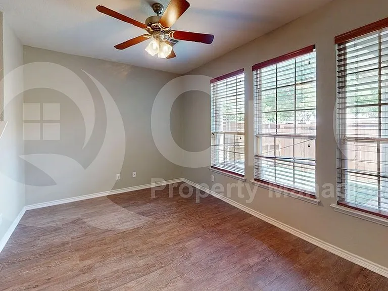 5912 Clearwater Dr — Photo 17