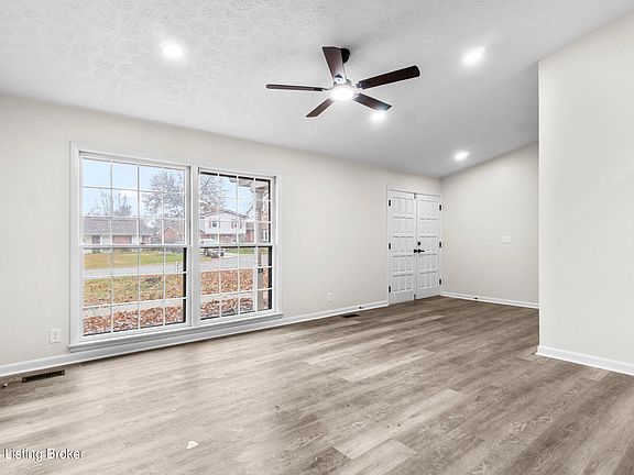5th image of 8005 Troutwood Ct