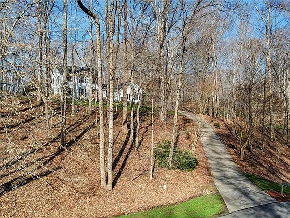 5th image of 262 Glendale Cir