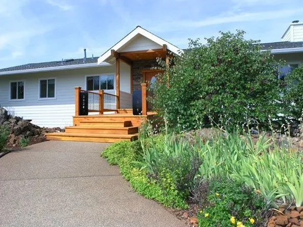 20381 Pet Hill Dr, Penn Valley, CA 95946