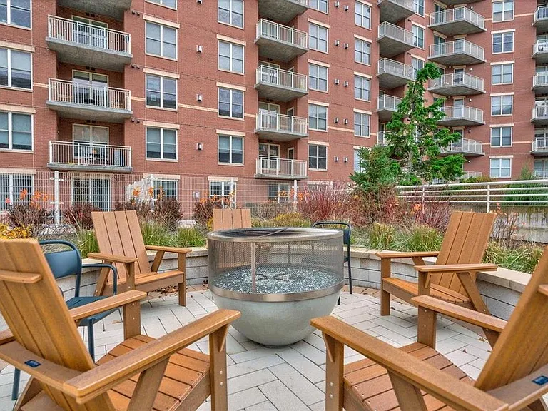 360 W Washington Ave #1001 — Photo 40