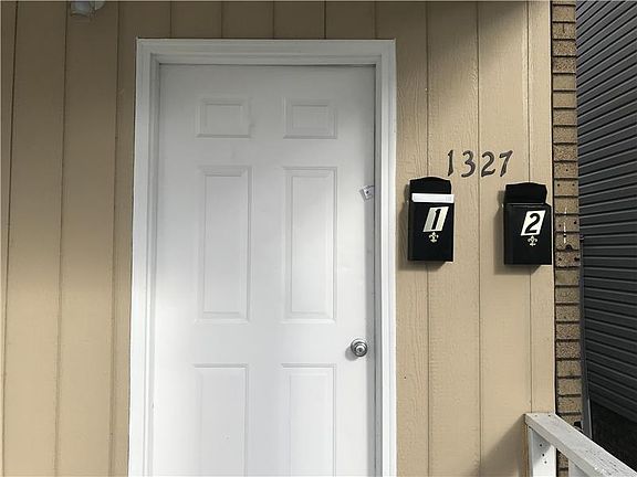 2nd image of 1327 Belleview Blvd APT 1