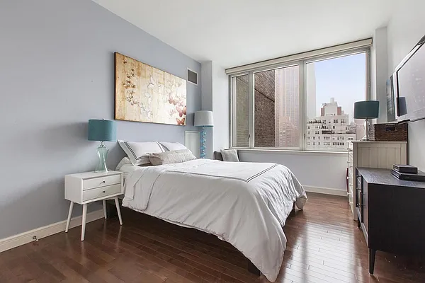 Rented by Compass | media 20