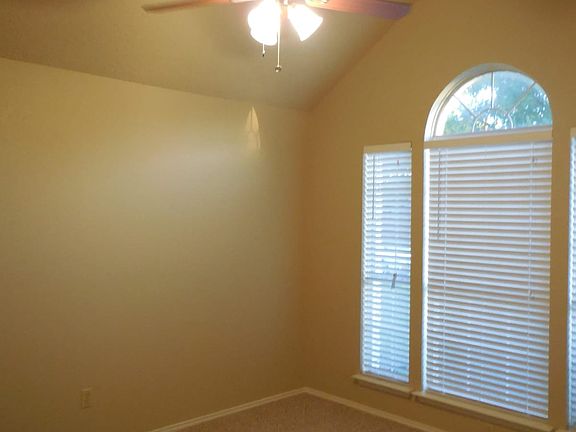 2nd image of 529 Tate Dr