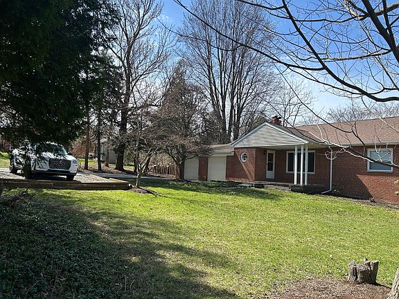 2nd image of 792 Miner Rd