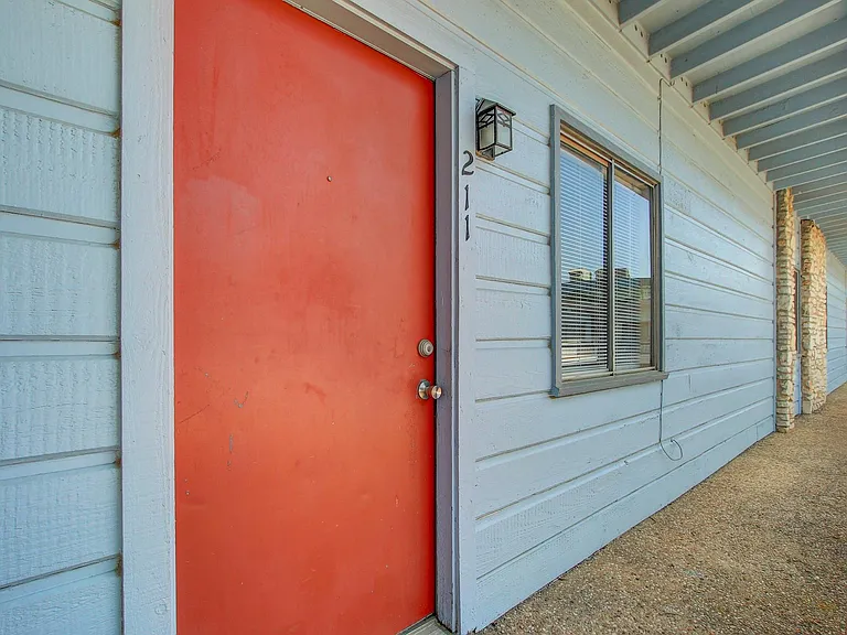 2408 Longview St #211 — Photo 19
