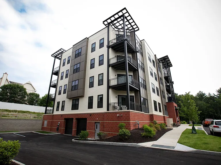 Excelsior Park Apartments — Photo 48