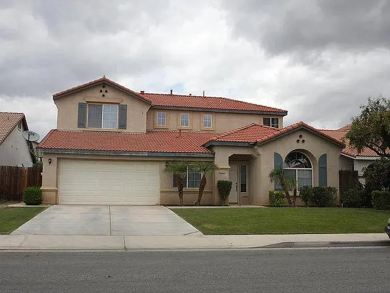 12718 Crystal Cove Ave — Photo 1