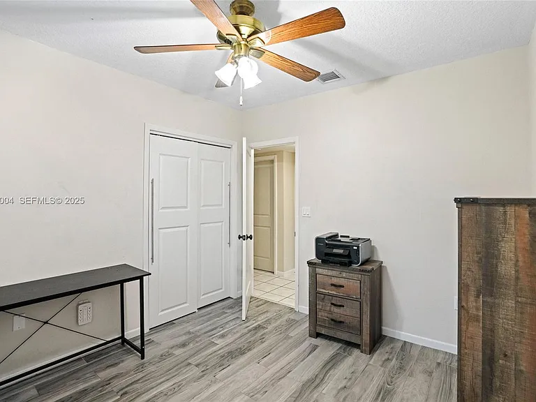 44 NW 19th St — Photo 34