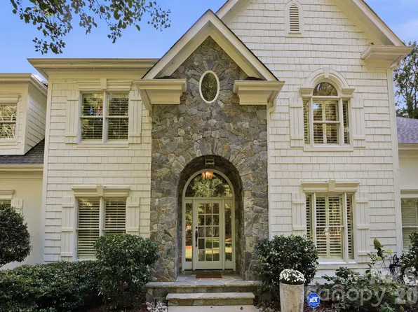 126 Great Point Dr, Mooresville, NC 28117