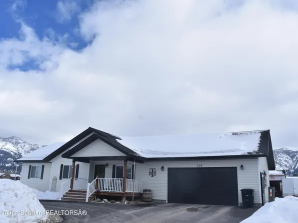 205 Holly Dr, Thayne, WY 83127