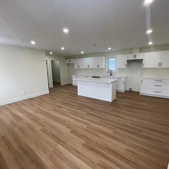 655 Stanley St — Photo 8