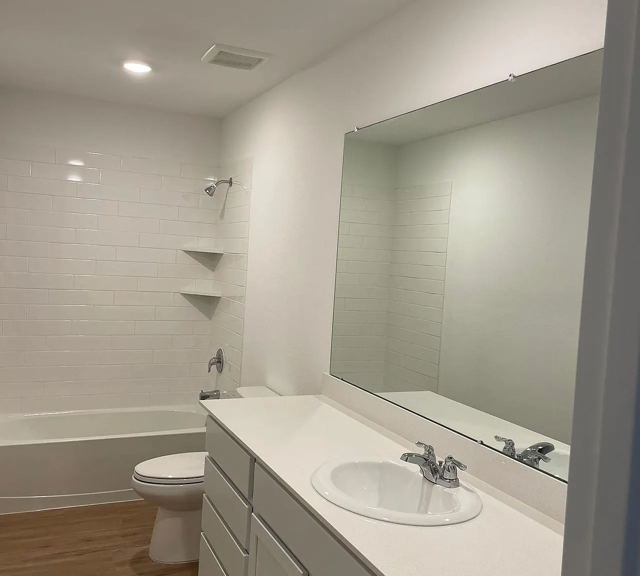 3 bed, 1360 sqft, $1,745 — Photo 4