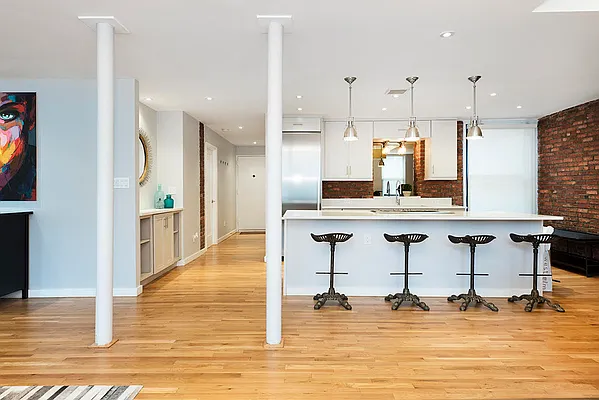Rented by The Royse Group | media 30