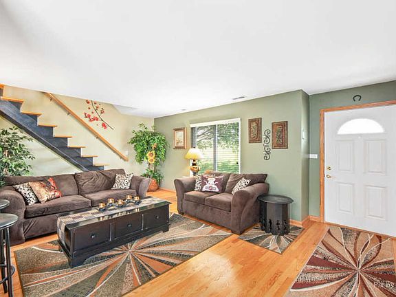 2nd image of 1523 Cornell Ct #1523
