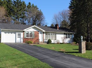 17 Old Orchard Rd, Utica, NY 13501