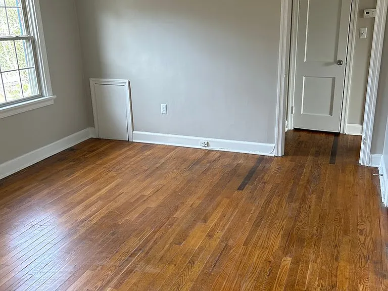 1107 W Rowan St — Photo 6