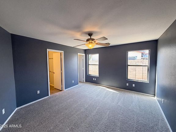 4th image of 727 E MAHONEY Circle