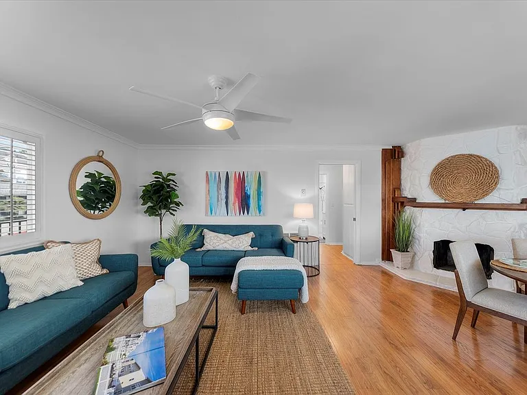 644 Manhattan Beach Blvd #10 — Photo 1