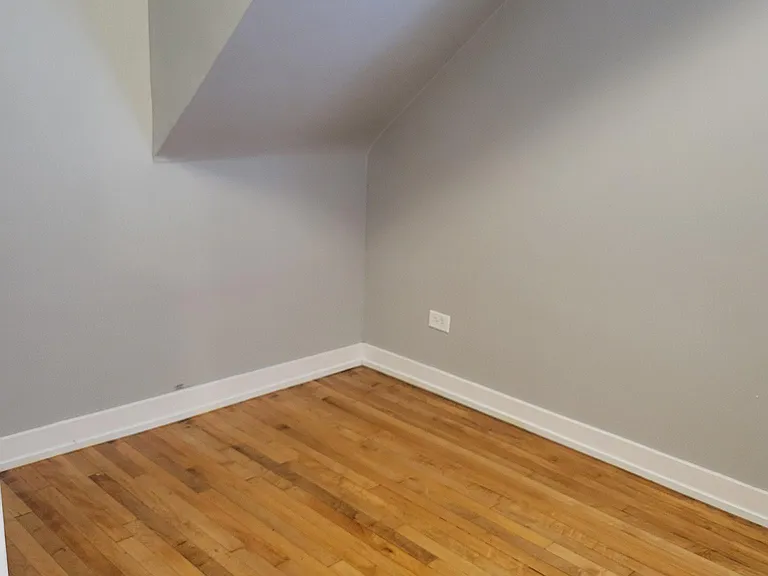 2947 N Hamlin Ave #1 — Photo 19