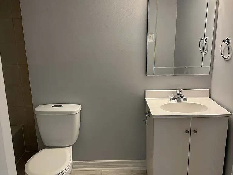 93 Courtney Cres #1 — Photo 10