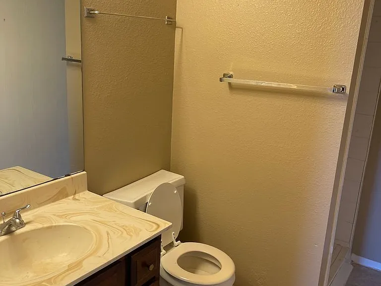 3266 Executive Hills Rd — Photo 10