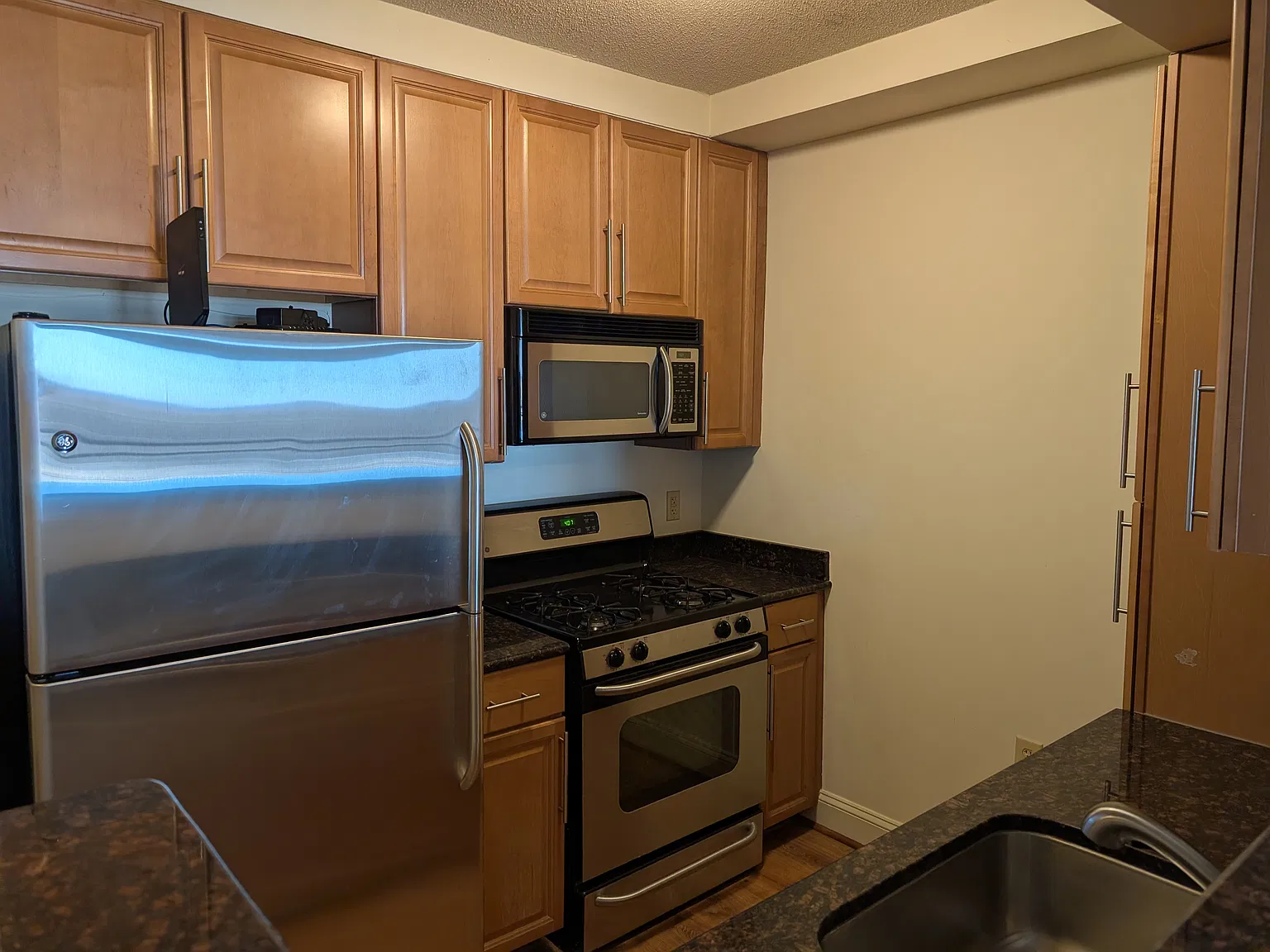 1 bed, 664 sqft, $2,200 — Photo 2