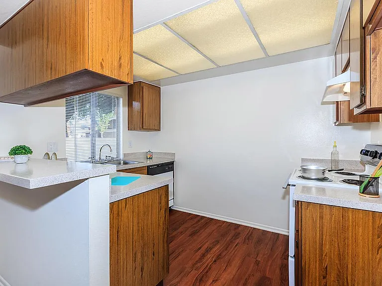 Ridgewood Village Apartment Homes — Photo 31