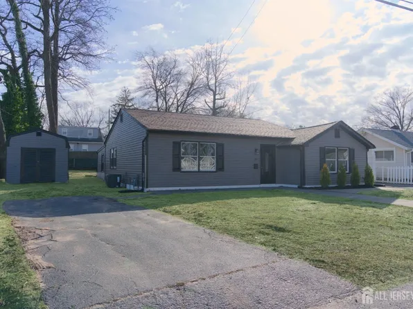 183 Greenwood Dr, Keyport, NJ 07735