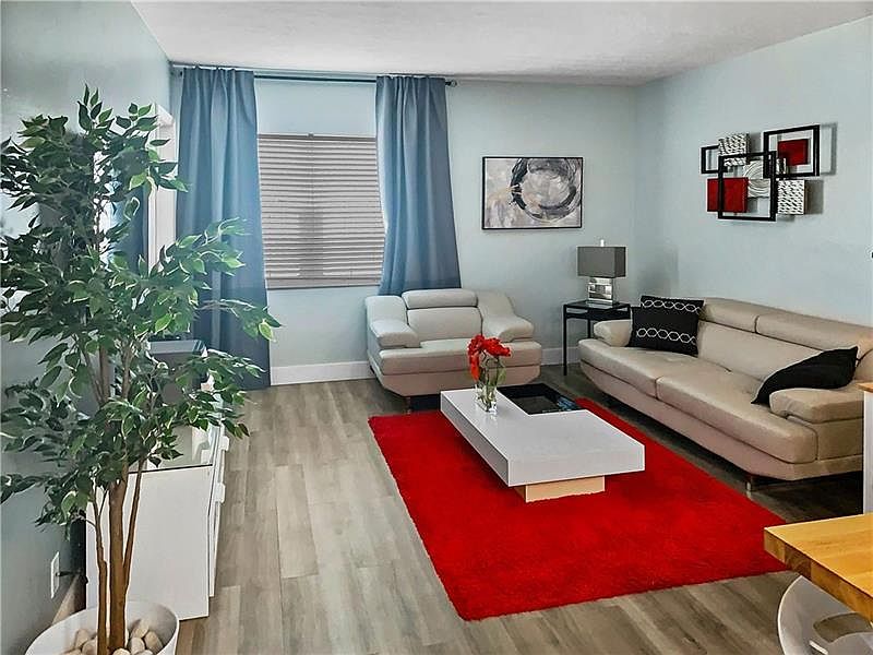 1st image of 221 SE 9th Ave #103