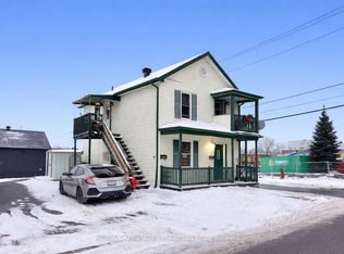 115 Prince Albert St, Cornwall, ON K6H 1J4