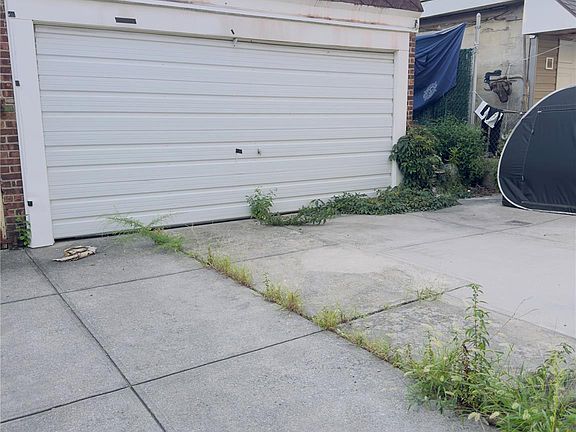 4th image of 5962 61st Street